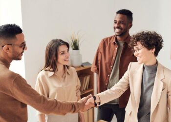 Is Renting A House To Family Members A Good Idea? Pros and Cons To Consider