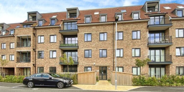The Impact of Rising Interest Rates on Property Sales in St Albans