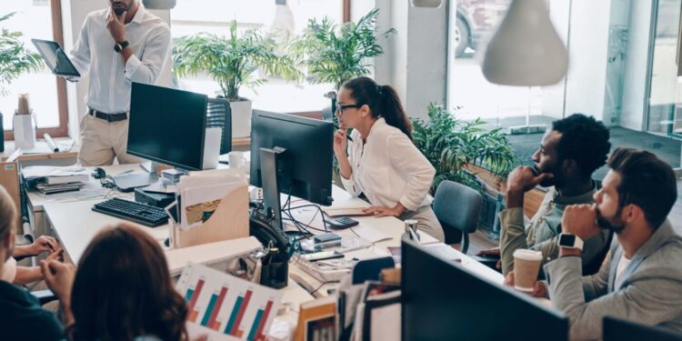 Workplace occupancy monitoring vs Traditional space management